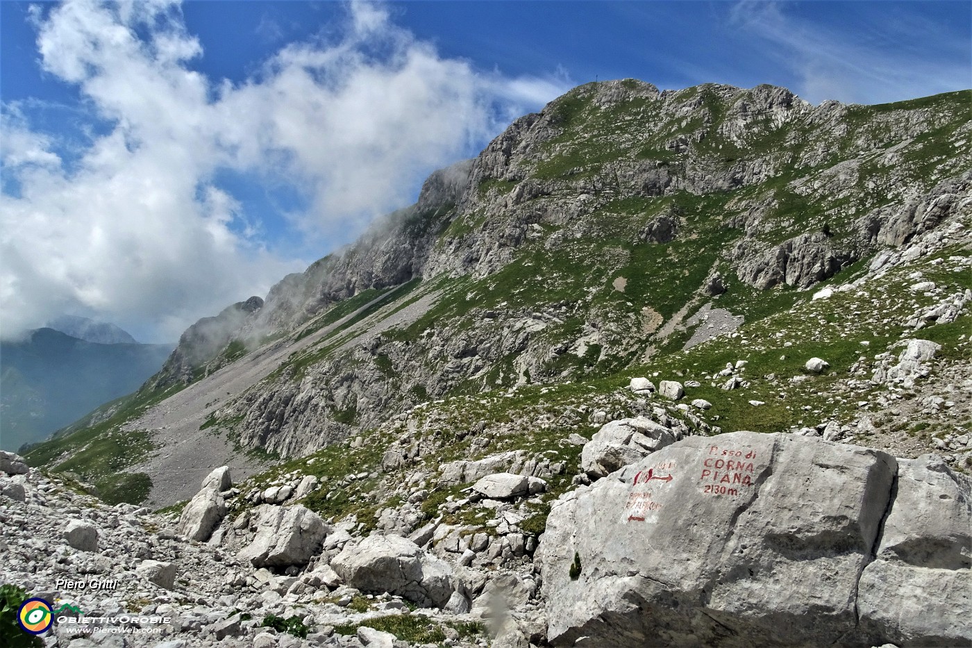 59 Al Passo di Corna Piana (2130 m) .JPG -                                